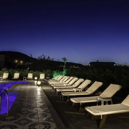 Ilios Aparthotel 2*